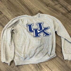 Medium UK comfy crewneck!